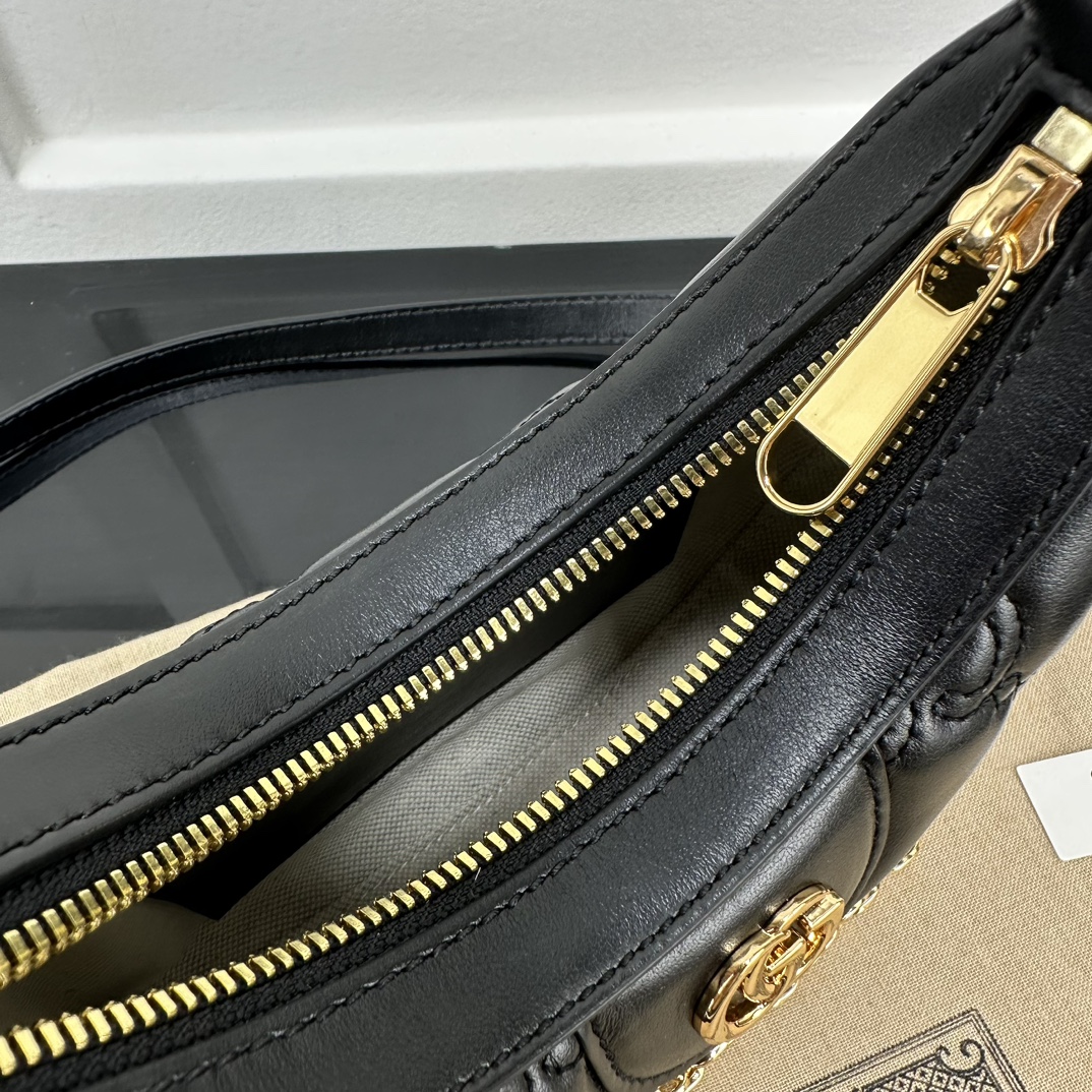 Gucci Hobo Bags